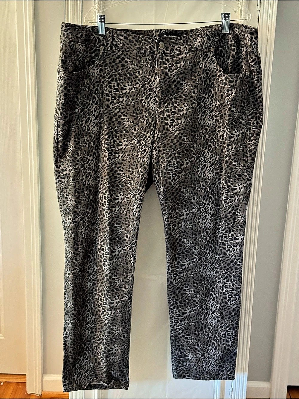 Talbots Signature Gray and Black Leopard Print Straight Leg Pants Waist 22W